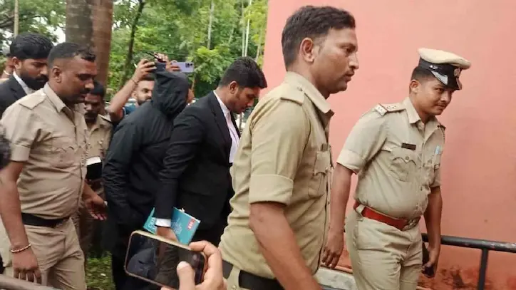 Dharmasthala: మృతదేహాలను ఖననం చేసిన వారిలో మరో 6 గురు..