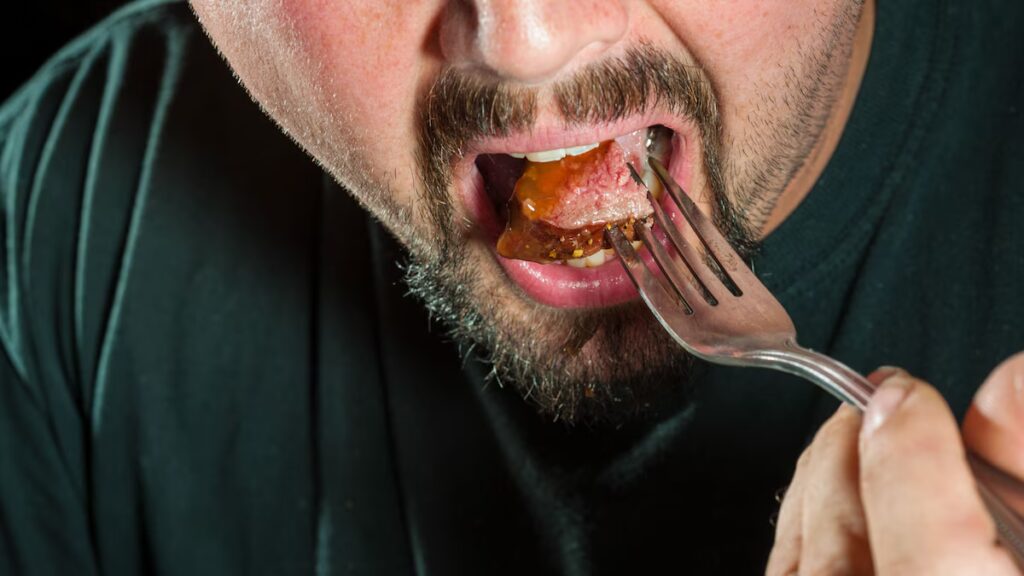 Food Poisoning : ఫ్రిజ్‌లో ఉంచిన మాంసాన్ని తిని ఒకరి మృతి, ఏడుగురికి అస్వస్థత