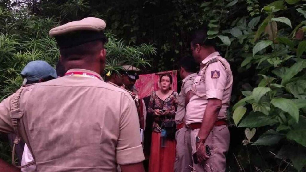 Gokarna Cave : గుహలో ఇద్దరు పిల్లలతో రష్యా మహిళ