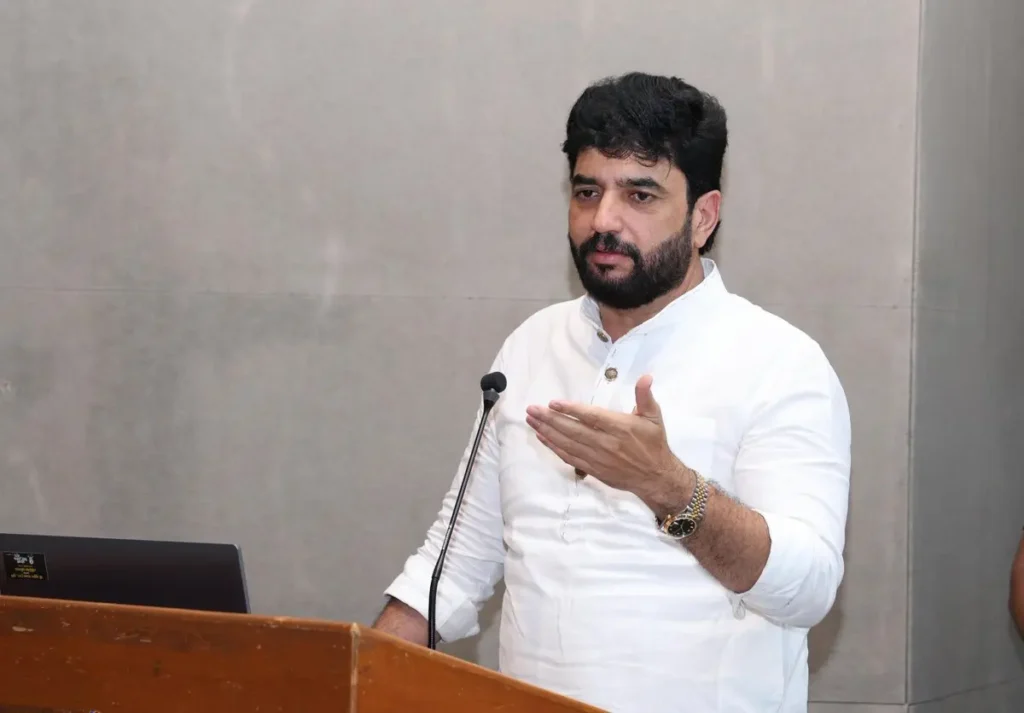 Minister Muralidhar Mohol: ఏపి నుంచి వారానికి 1,194 విమానాల రాకపోకలు