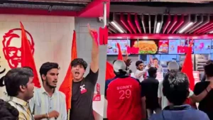 ఘజియాబాద్ కేఎఫ్‌సీ వద్ద హిందూ రక్ష దళ్ నిరసన