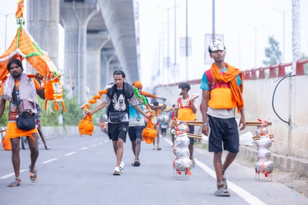 Hindu Raksha Dal : ఘజియాబాద్ కేఎఫ్‌సీ వద్ద హిందూ రక్ష దళ్ నిరసన