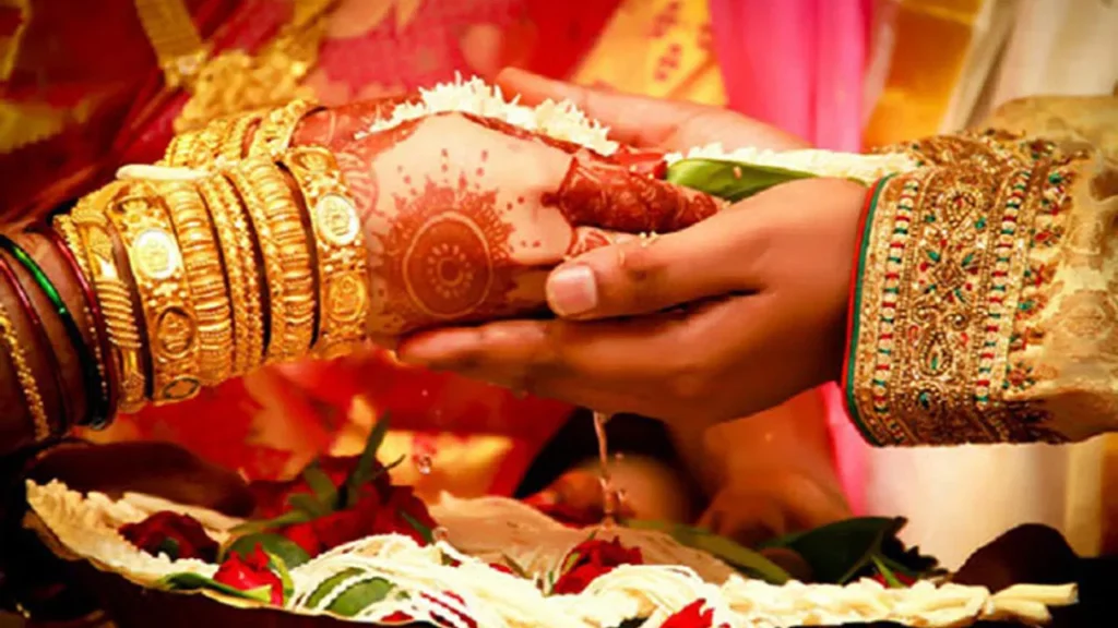 Hyderabad : హైదరాబాద్‌లో వీసా కోసం పేదింటి అమ్మాయిలతో పెళ్లిళ్లు!