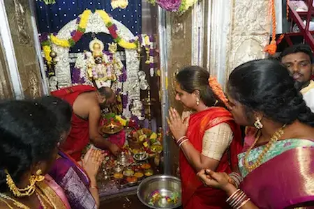 Bonalu 2025: హైదరాబాద్లో ఘనంగా లాల్దర్వాజ బోనాల ఉత్సవం