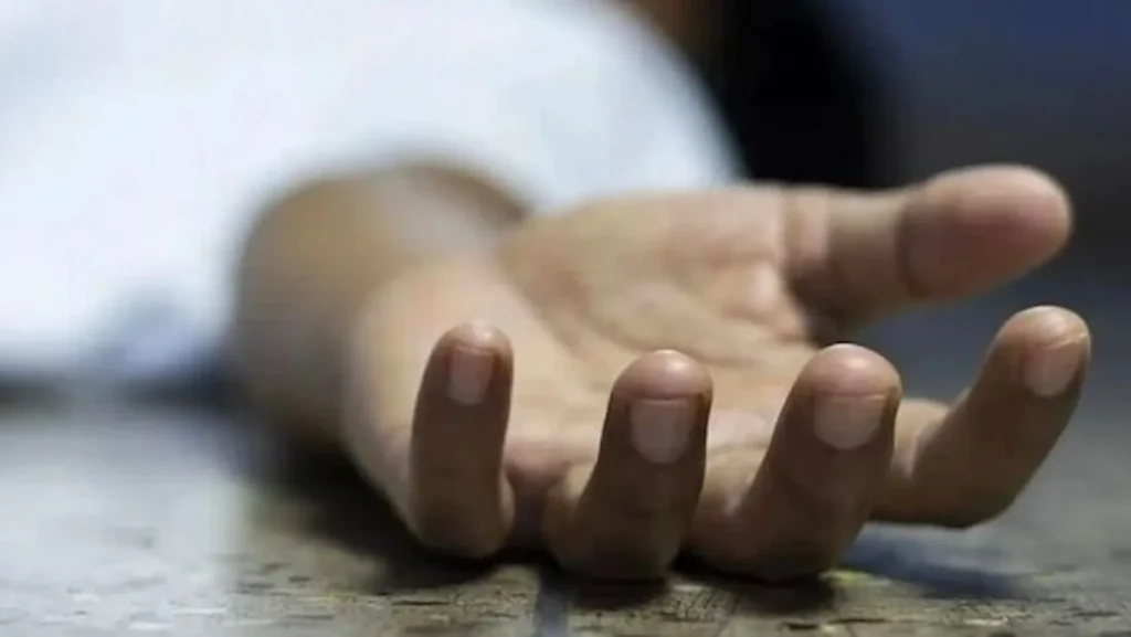 Bangalore: వేధింపులు తట్టుకోలేక యువ నర్సు ఆత్మహత్య