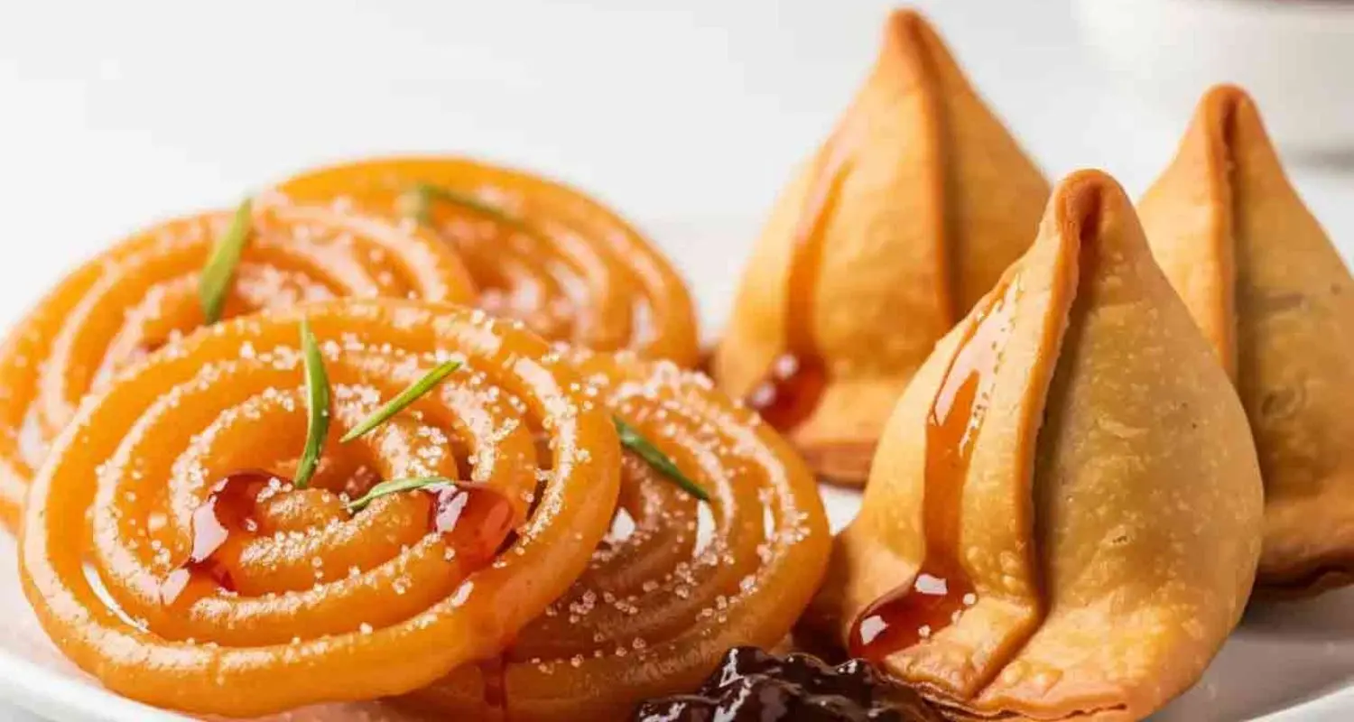 Indian Food : వడాపావ్, సమోసా, జిలేబీలపై కేంద్రం కీలక నిర్ణయం