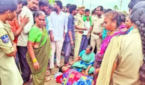 ఇందిరమ్మ ఇళ్లపై ప్రశ్నించిన యువకుడు మృతి