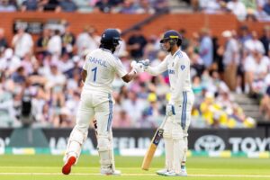 టీమిండియాను ఆదుకున్న గిల్, కేఎల్ రాహుల్