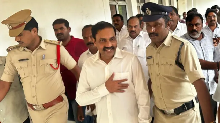 Kakani Govardhan Reddy: కాకాణి పై రెండో రోజు పోలీసుల విచారణ