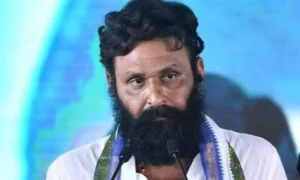 గుడివాడ పోలీస్ స్టేషన్‌కు వెళ్లి సంతకం చేసిన కొడాలి నాని