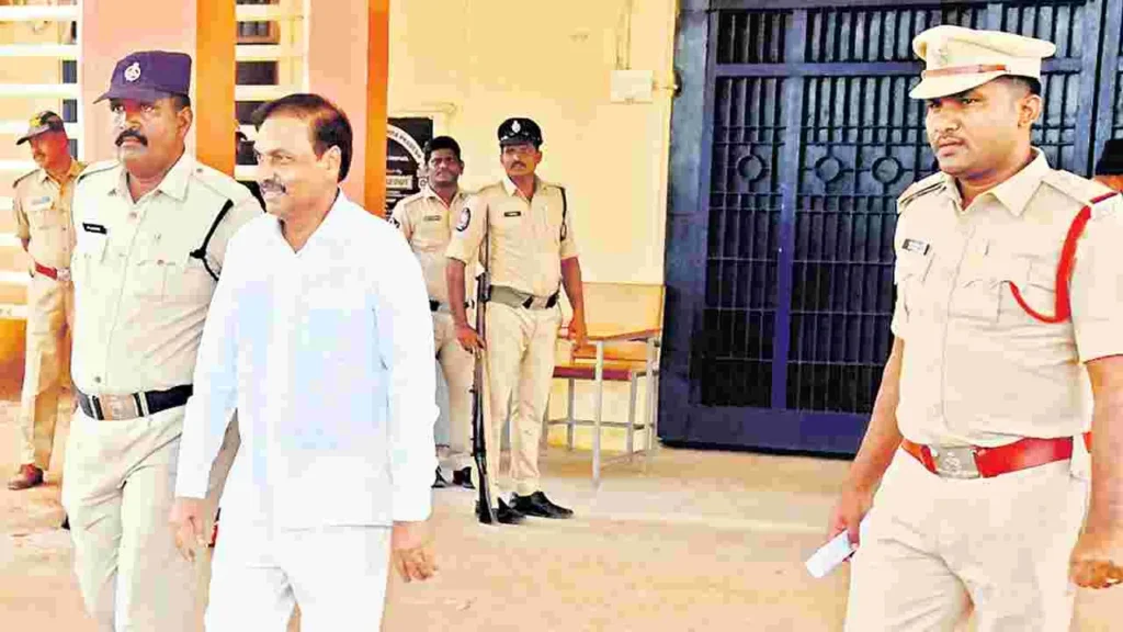 Liquor Dump Case : కాకాణి గోవర్ధన్‌రెడ్డికి మరో షాక్‌