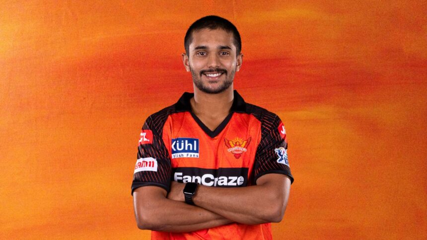 Nitish Kumar Reddy : ఒకే ఓవర్లో రెండు వికెట్లు పడగొట్టిన నితీశ్ కుమార్ రెడ్డి