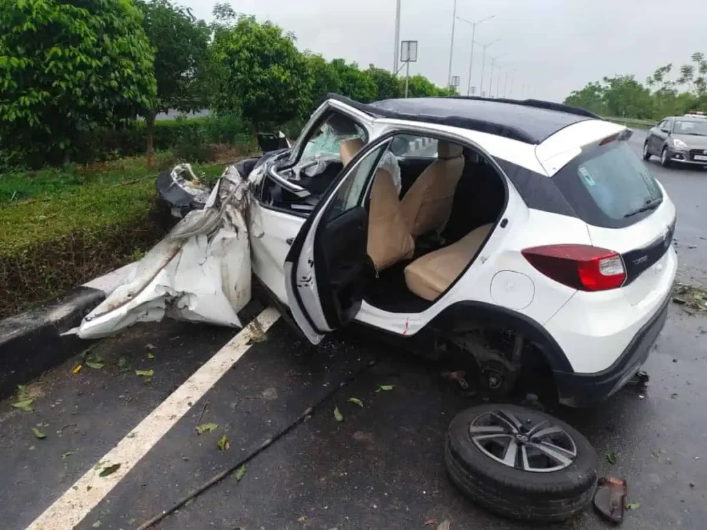 ORR Accident : ఓఆర్‌ఆర్‌పై ప్ర‌మాదం.. ముగ్గురు మృతి