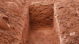 శ్మశానంలో మాయమవుతున్న మృతదేహాలు