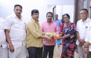 పాకీజాకు పవన్ కళ్యాణ్ ఆర్థిక సాయం