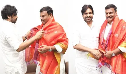 Pawan Kalyan : జనసేన కార్యాలయంలో పవన్ ను కలిసిన మాధవ్