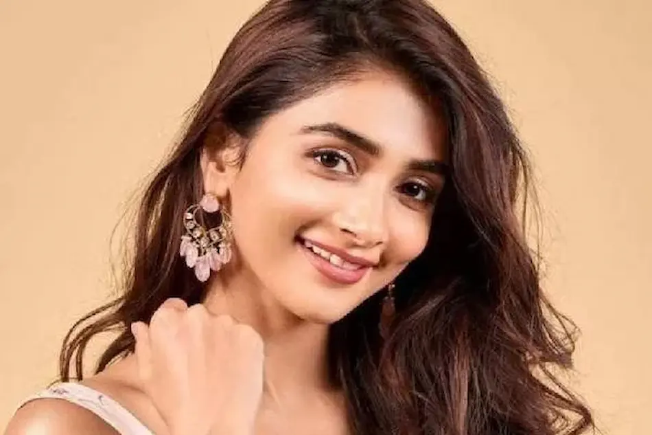 Pooja Hegde: ధనుష్ సినిమా నుంచి పూజా హెగ్డేకు షాక్ ఎందుకంటే?