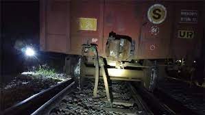 Goods Train : మహబూబ్‌నగర్ వద్ద పట్టాలు తప్పిన గూడ్స్ రైలు