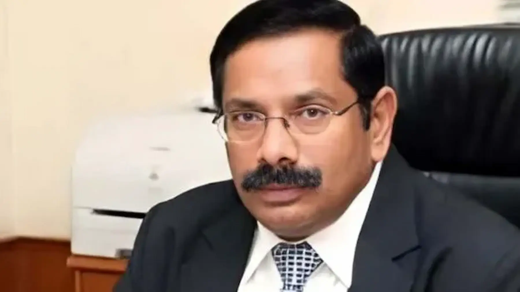 ఆగస్టు 15 నాటికి 15 లక్షల బంగారు కుటుంబాల దత్తత పూర్తి చేయాలి: సిఎస్