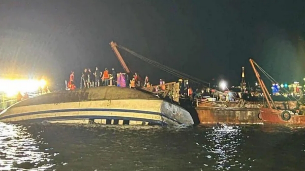 Vietnam Boat Accident : వియత్నాంలో పడవ బోల్తా పడి 34 మంది మృతి