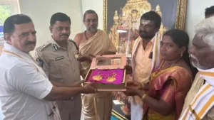 దుర్గమ్మకు మంగళసూత్రాలు కానుక