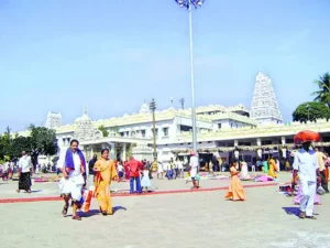 సత్యదేవునికే శఠగోపం!