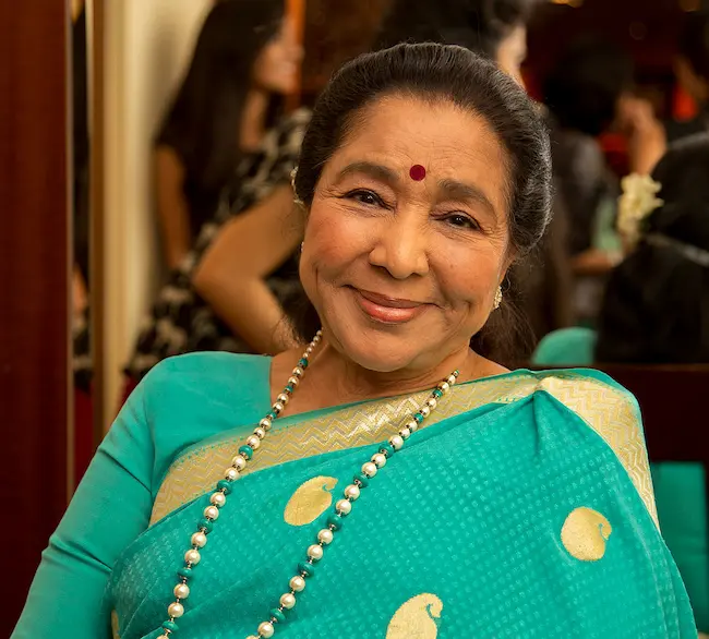 Asha Bhosle: ప్రముఖ గాయని ఆశా భోంస్లే మృతిపై సోషల్ మీడియాలో కలకలం