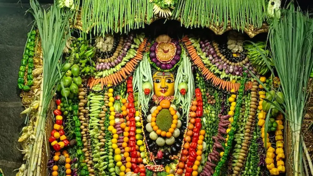 Durga Malleswara Swamy: ఇంద్రకీలాద్రిపై శాకంబరీ ఉత్సవాలు వైభవంగా ప్రారంభం