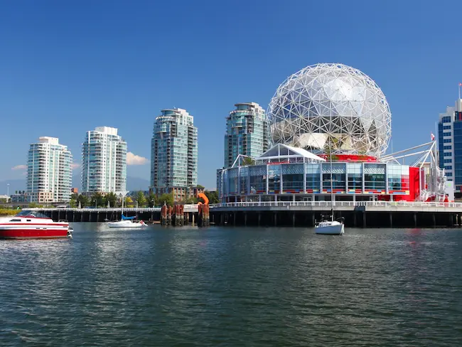 Canada: విదేశీయులకు శాశ్వత నివాసంపై కెనడా కీలక నిర్ణయం