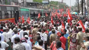 తెలుగు రాష్ట్రాల్లో అంతగా కనిపించని బంద్ ప్రభావం