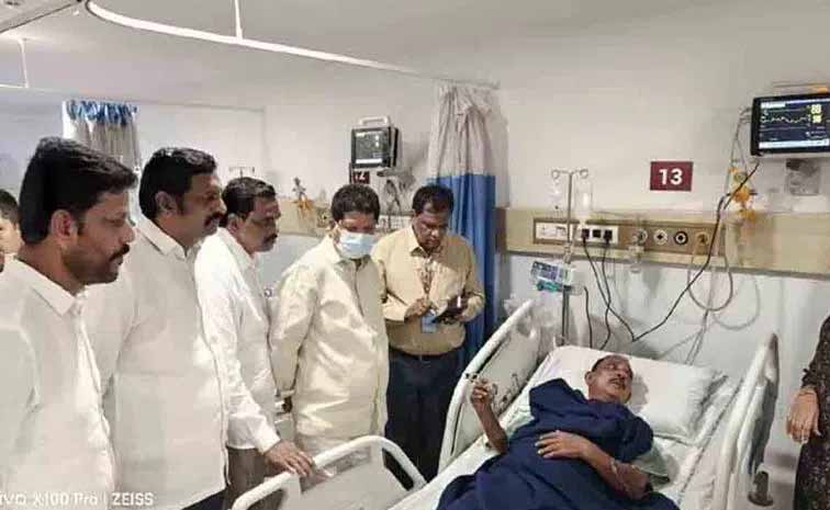 Adulterated Toddy Incident : కల్తీ కల్లు తాగి 19 మందికి అస్వస్థత.. మంత్రి పరామర్శ