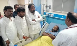 ఫిష్ వెంకట్‌ను పరామర్శించిన మంత్రి శ్రీహరి