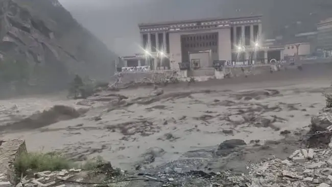 Breaking News: నేపాల్‌-చైనా సరిహద్దులో భారీ వరదలు – భోటెకోషి నది ఉప్పొంగింది