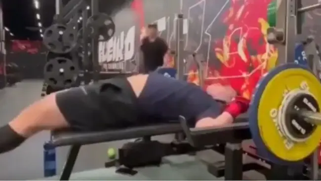 GYM Viral Video: జిమ్‌లో గిల గిల కొట్టుకుంటూ ఎలా పడిపోయాడో చూశారా?