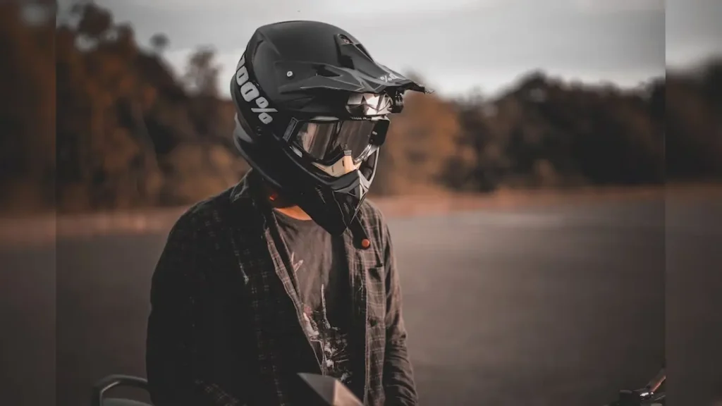 Helmet: నాణ్యతలేని హెల్మెట్ల తయారీ, అమ్మకాలపై కేంద్రం కఠిన చర్యలు