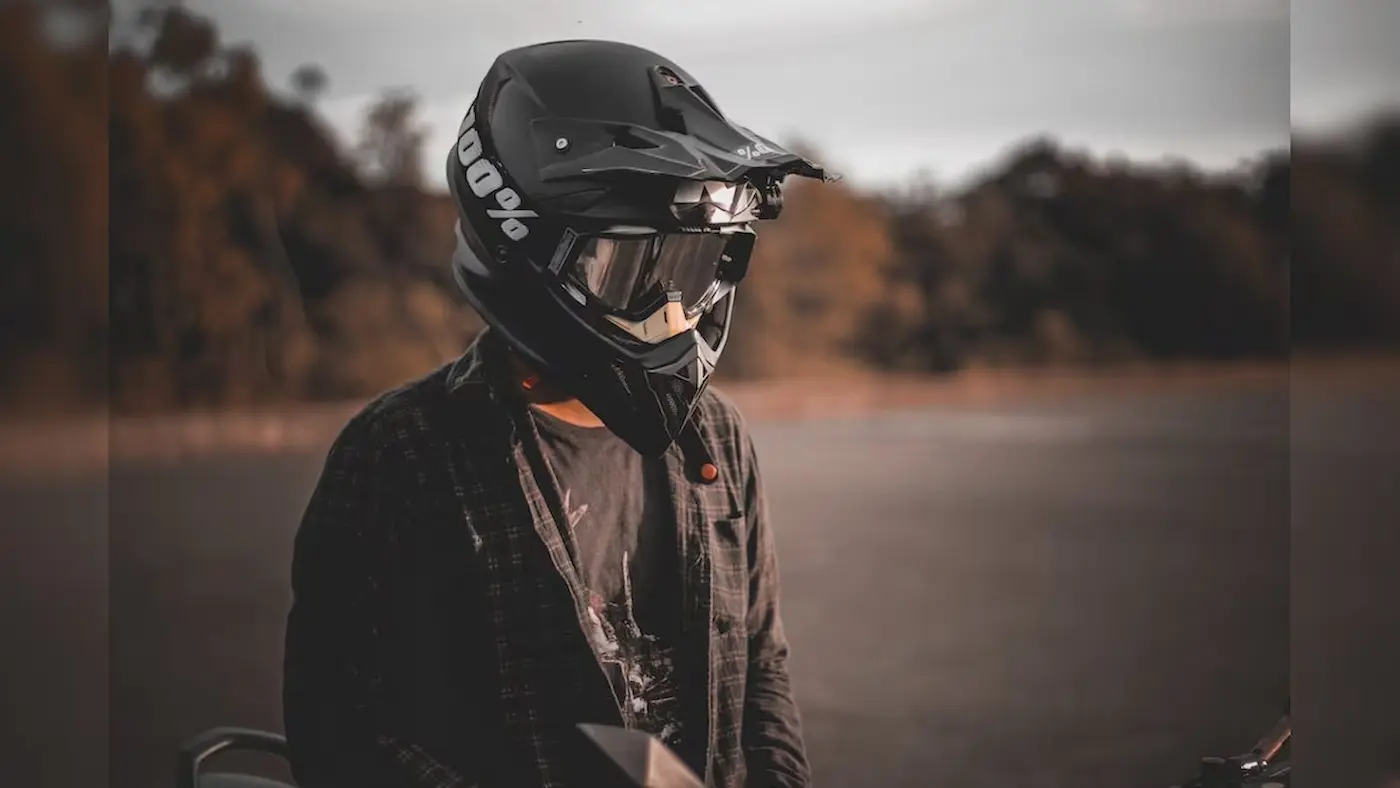 నాణ్యతలేని హెల్మెట్ల తయారీ, అమ్మకాలపై కేంద్రం కఠిన చర్యలు