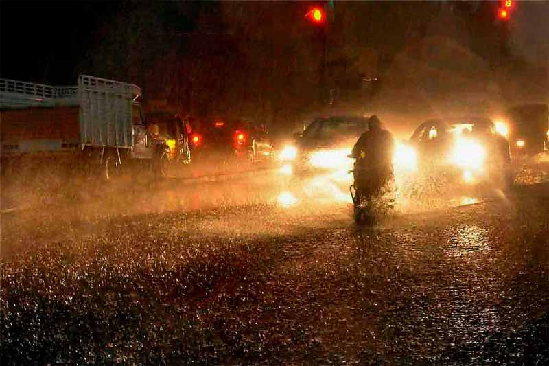 Heavy Rain : ఇవాళ రాత్రి భారీ నుంచి అతిభారీ వర్షం
