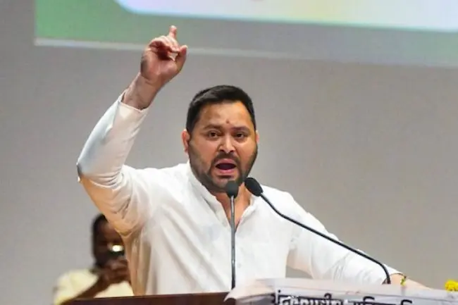 Tejashwi Yadav : ప్రధాని మోదీపై ఆర్జేడీ అగ్రనేత తేజస్వి యాదవ్‌ విమర్శలు