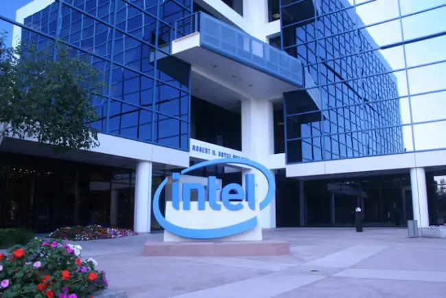 Intel : లేఆఫ్స్‌తో ఉద్యోగులకు షాక్‌ ఇచ్చిన ఇంటెల్‌