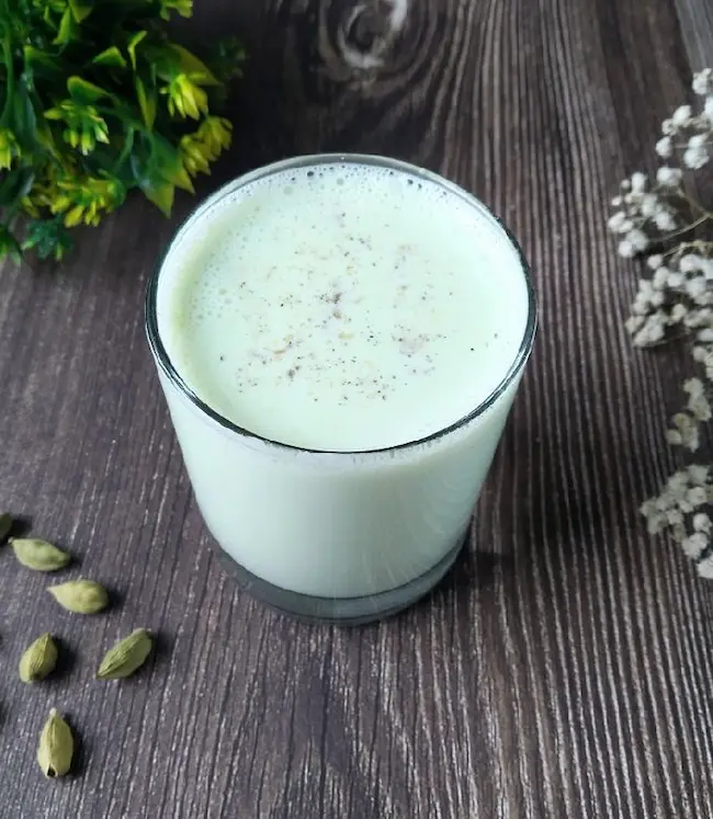  Cardamom Milk : పాల‌ల్లో యాల‌కులను మరిగించి తాగితే ఎన్నో లాభాలు..!