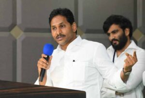 ప్రజలకు అండగా నిలబడితేనే లీడర్ – జగన్