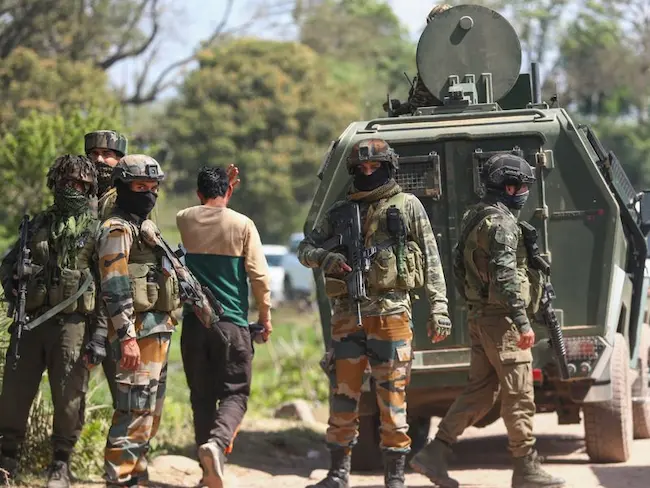 BLF: పాక్ పై బలూచిస్తాన్ దాడి..50 మంది సైనికులు మృతి