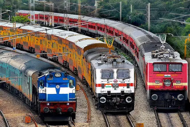 Railways Safety: 11 స్టేషన్లలో పునరాభివృద్ధి పనుల పురోగతిపై సంతృప్తి