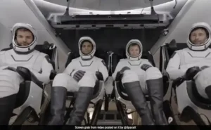 రెండు వారాల్లో కోటి కిలోమీటర్లు ప్రయాణం చేసిన యాక్సియం బృందం