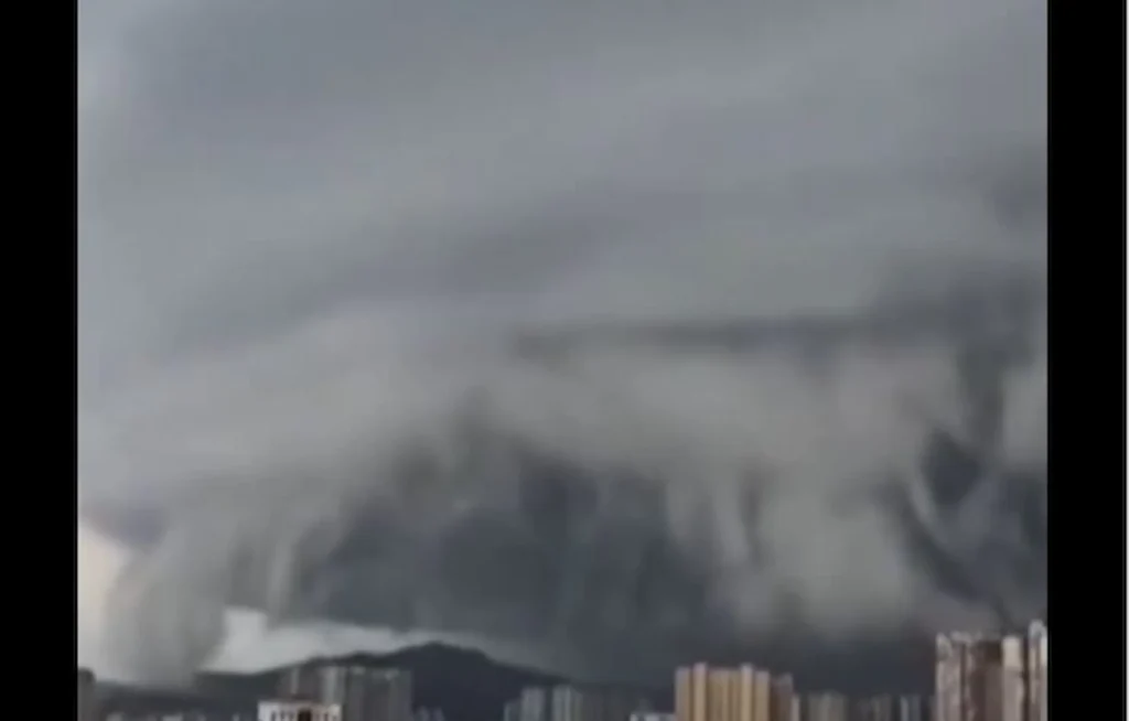 Typhoon Wipha: విఫా టైపూన్తో చైనాలో స్తంభించిన జనజీవనం