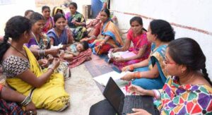 మహిళలకు గిఫ్ట్ అందించబోతున్న తెలంగాణ సర్కార్