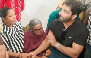 సినీ నటుడు ఫిష్ వెంకట్ కుటుంబాన్ని పరామర్శించిన సోనూసూద్