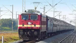 Trains Cancelled- భారీ వర్షాలకు పలు రైళ్లు రద్దు