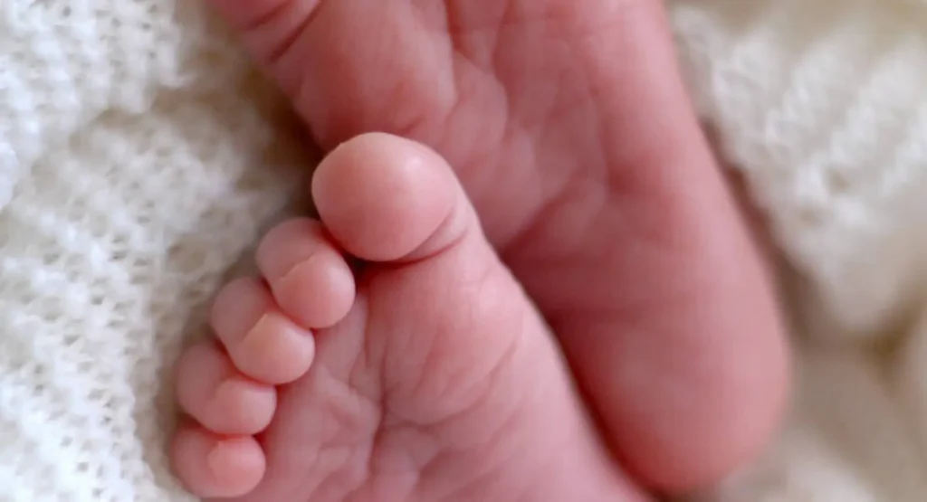 Latest News: Karnataka వాష్‌రూమ్‌లో బిడ్డకు జన్మనిచ్చిన 9వ తరగతి విద్యార్థిని