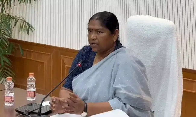 News Telugu: Rural development- తెలంగాణ గ్రామీణాభివృద్ధికి మరిన్ని నిధులు మంజూరు చేయాలి- మంత్రి సీతక్క